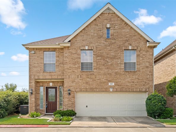3210 W Park At Beverly Hills, Houston TX 77057