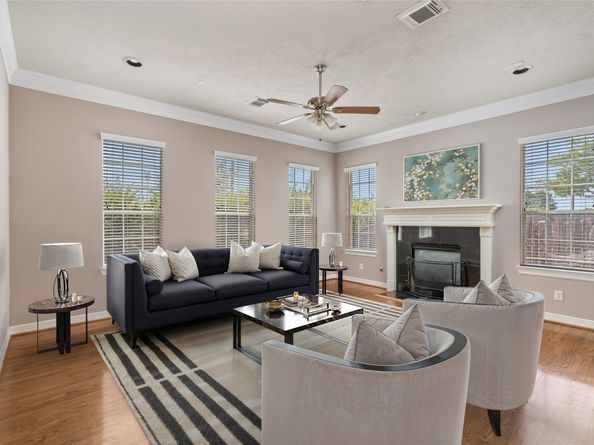 3210 W Park At Beverly Hills, Houston TX 77057