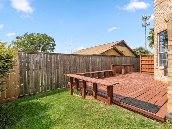 3210 W Park At Beverly Hills, Houston TX 77057