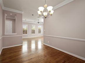 3210 W Park At Beverly Hills, Houston TX 77057