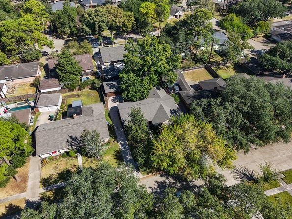 5830 Yarwell Drive, Houston TX 77096
