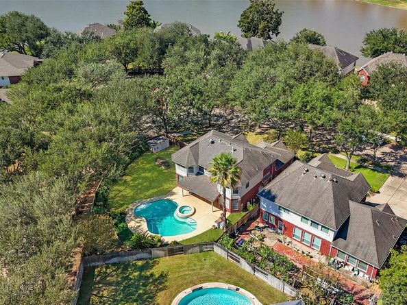 3139 Summer Bay Drive, Sugar Land TX 77478