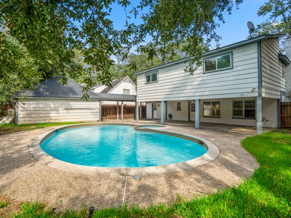 5122 Foresthaven Drive, Houston TX 77066