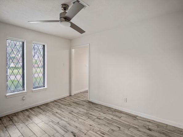 5122 Foresthaven Drive, Houston TX 77066