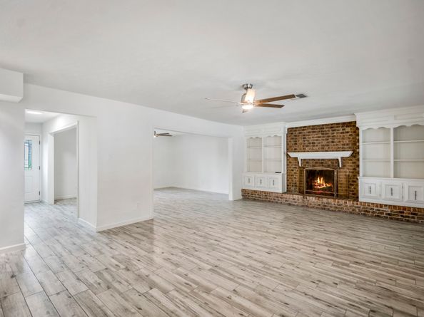 5122 Foresthaven Drive, Houston TX 77066