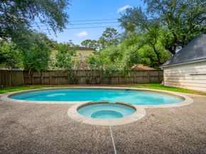 5122 Foresthaven Drive, Houston TX 77066