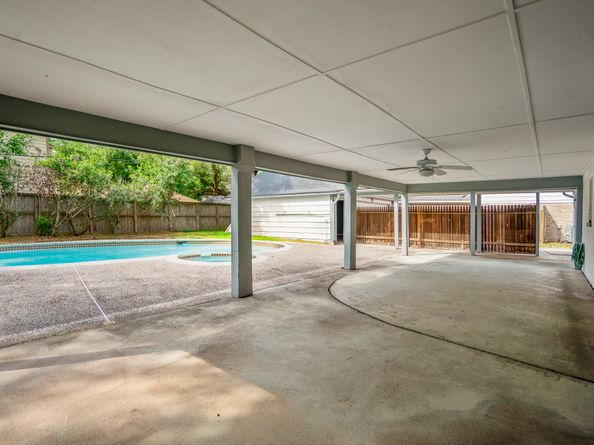 5122 Foresthaven Drive, Houston TX 77066