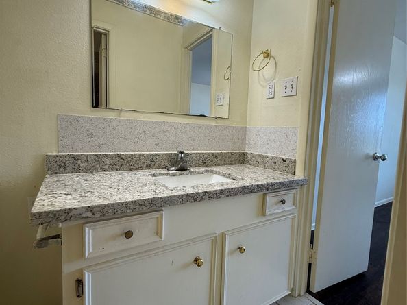 8140 Fondren Road 8140, Houston TX 77074