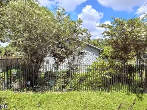 8121 Shotwell Street, Houston TX 77016