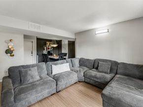 3085 Walnut Bend Lane 11, Houston TX 77042