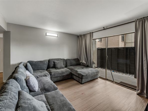 3085 Walnut Bend Lane 11, Houston TX 77042