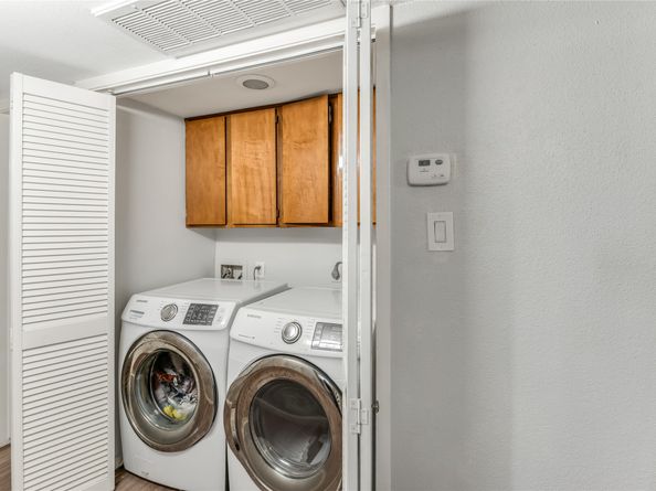 3085 Walnut Bend Lane 11, Houston TX 77042