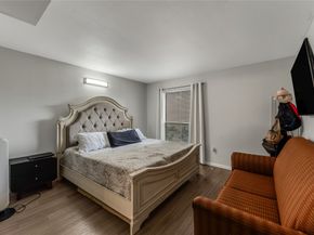 3085 Walnut Bend Lane 11, Houston TX 77042