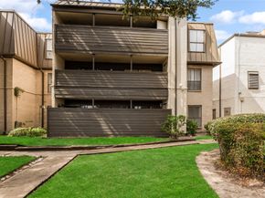 3085 Walnut Bend Lane 11, Houston TX 77042