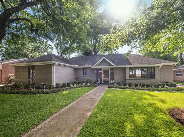 2514 Briarbrook Drive, Houston TX 77042