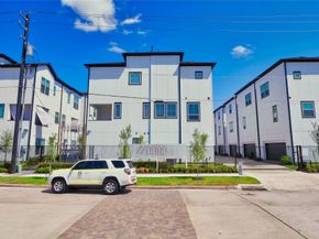 2720 Grand Fountains Drive H, Houston TX 77054