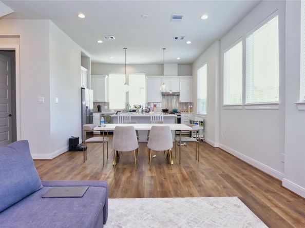 2720 Grand Fountains Drive H, Houston TX 77054