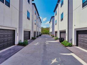 2720 Grand Fountains Drive H, Houston TX 77054