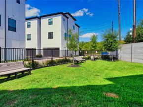 2720 Grand Fountains Drive H, Houston TX 77054