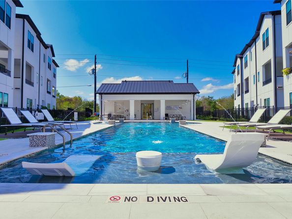 2720 Grand Fountains Drive H, Houston TX 77054