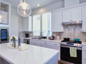 2720 Grand Fountains Drive H, Houston TX 77054