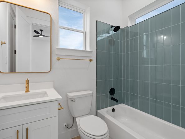 717 Janisch Road B, Houston TX 77018