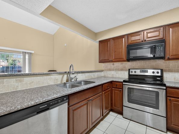 6855 Greenway Chase Street 6855, Houston TX 77072