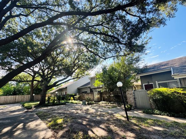 6855 Greenway Chase Street 6855, Houston TX 77072