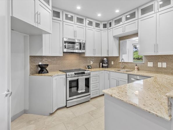 4144 Greystone Way Way 303, Sugar Land TX 77479