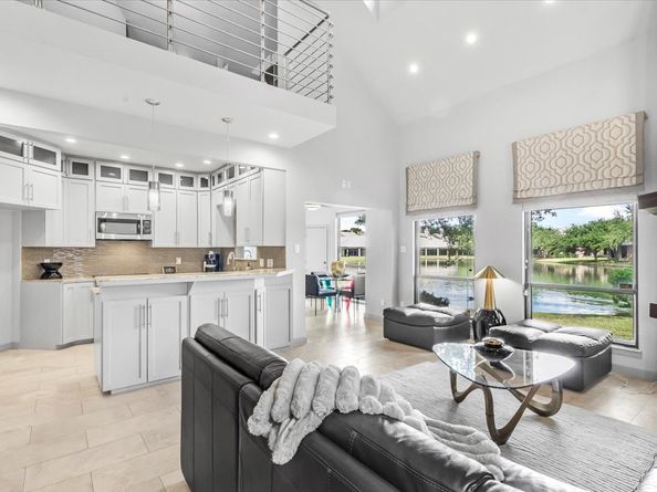 4144 Greystone Way Way 303, Sugar Land TX 77479