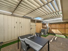 6425 Burgoyne Road 13, Houston TX 77057