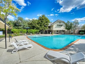 6425 Burgoyne Road 13, Houston TX 77057