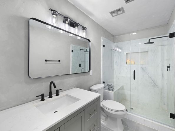 6425 Burgoyne Road 13, Houston TX 77057