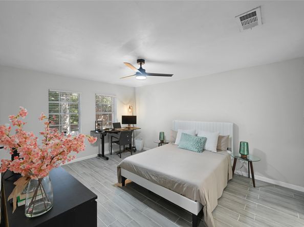 6425 Burgoyne Road 13, Houston TX 77057