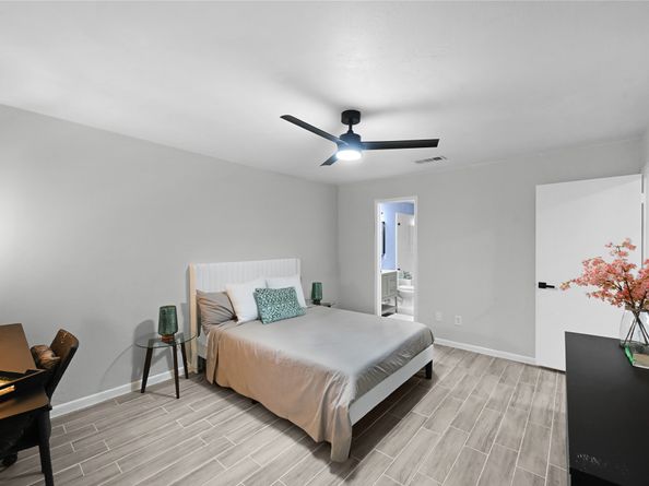 6425 Burgoyne Road 13, Houston TX 77057