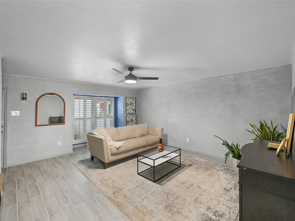 6425 Burgoyne Road 13, Houston TX 77057