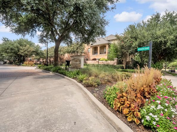 53 Versante Court, Houston TX 77070
