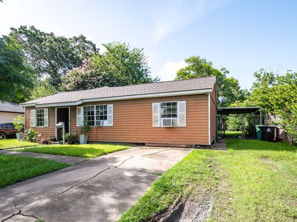 5119 Ripplebrook Drive, Houston TX 77045