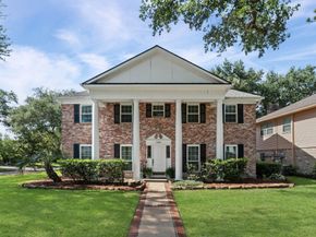 3030 Broadmoor Drive, Sugar Land TX 77478