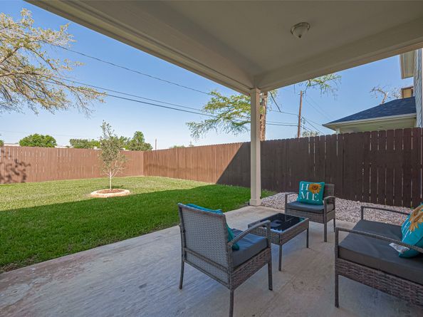 2207 Silverbonnet Street, Houston TX 77055