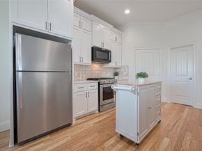 2207 Silverbonnet Street, Houston TX 77055