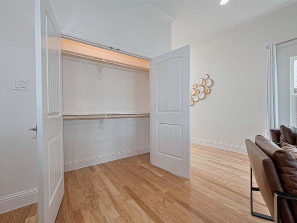 2207 Silverbonnet Street, Houston TX 77055