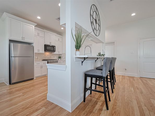 2207 Silverbonnet Street, Houston TX 77055