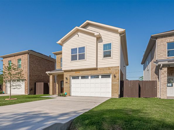 2207 Silverbonnet Street, Houston TX 77055