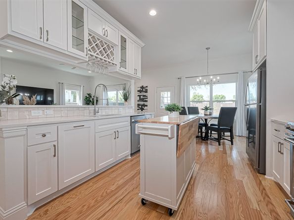 2207 Silverbonnet Street, Houston TX 77055