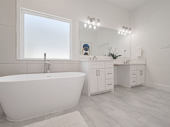 2207 Silverbonnet Street, Houston TX 77055