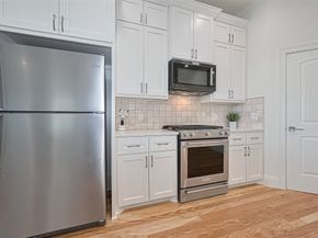 2207 Silverbonnet Street, Houston TX 77055