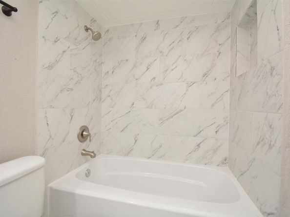 6200 W Tidwell Road 1008, Houston TX 77092