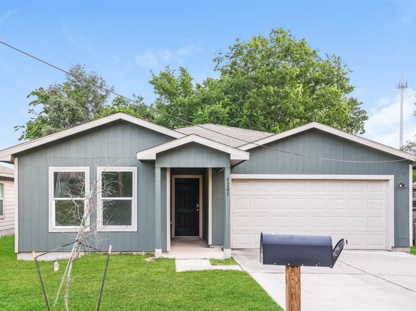 8205 Garfield Street, Houston TX 77029