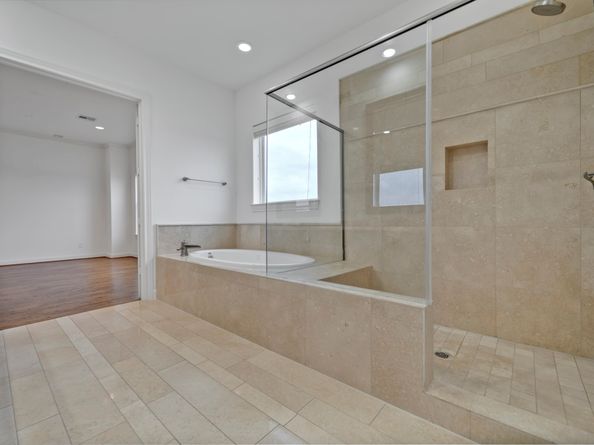 2202 Lakeshore Edge Drive, Houston TX 77080